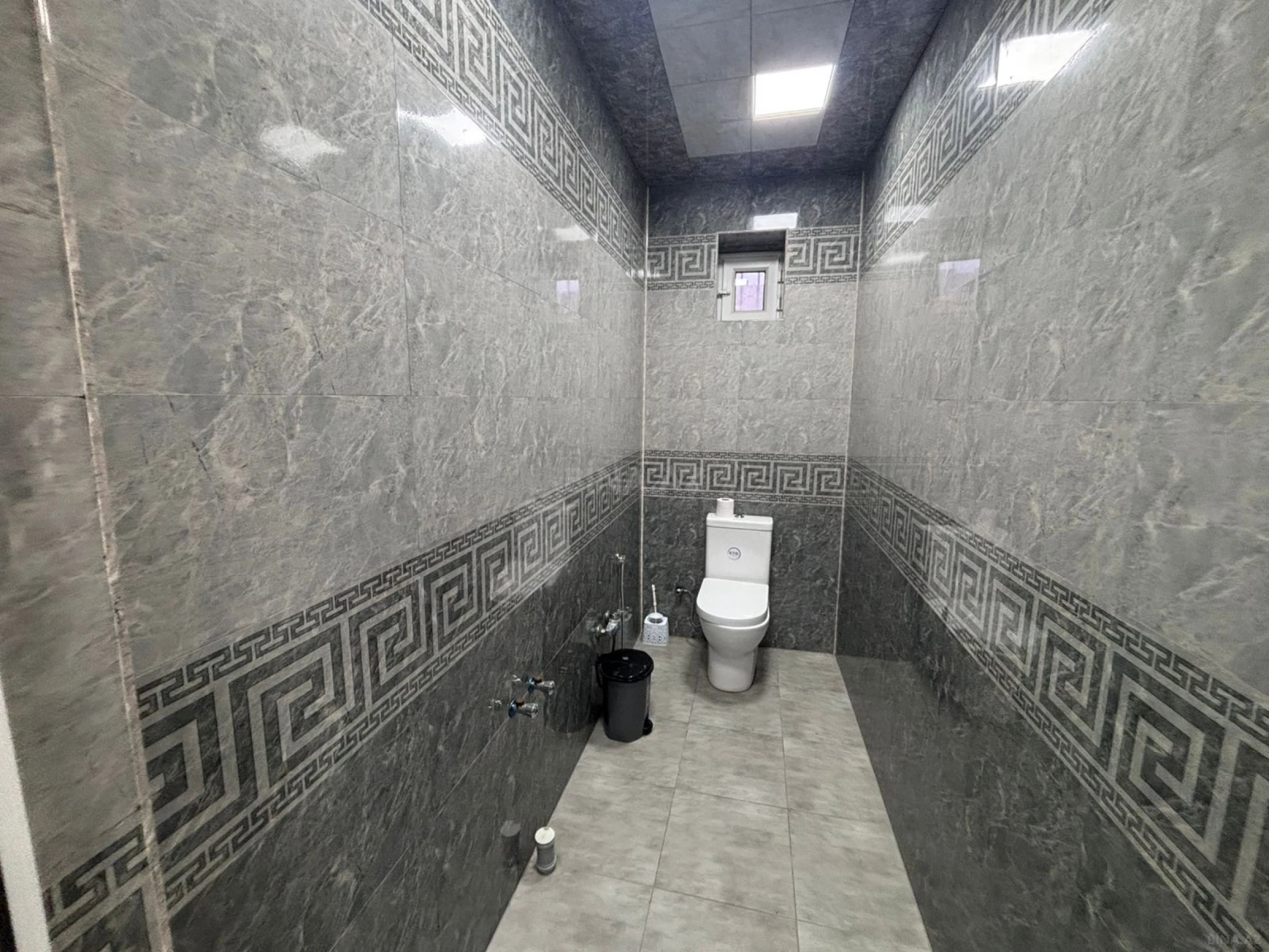 Satılır 5 otaqlı həyət evi 350 m²