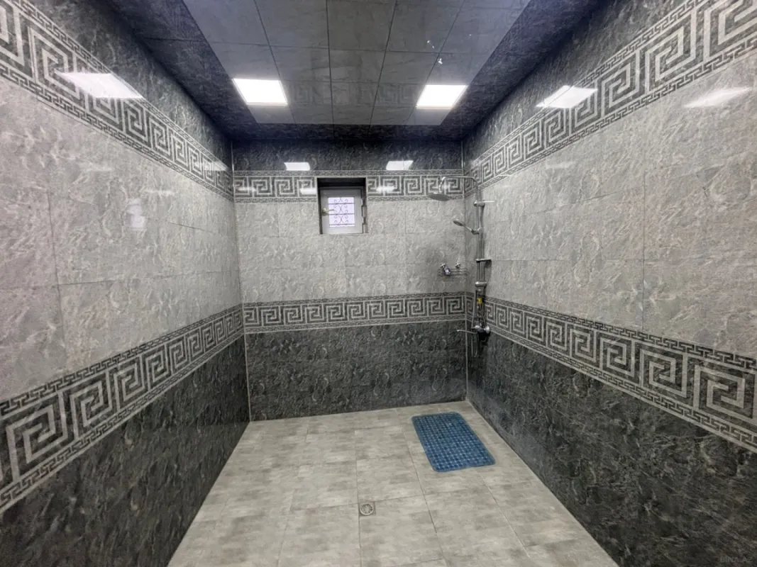 Satılır 5 otaqlı həyət evi 350 m²