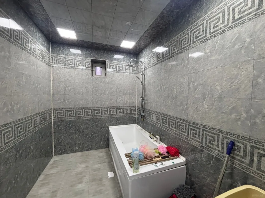 Satılır 5 otaqlı həyət evi 350 m²