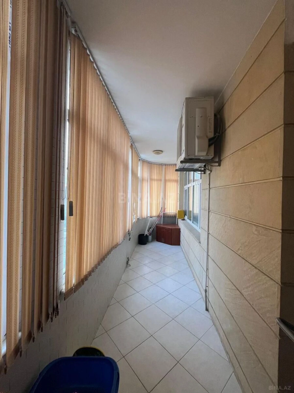 Satılır 5 otaqlı mənzil 205 m²