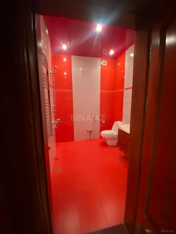 Kirayə verilir 10 otaqlı həyət evi 550 m²