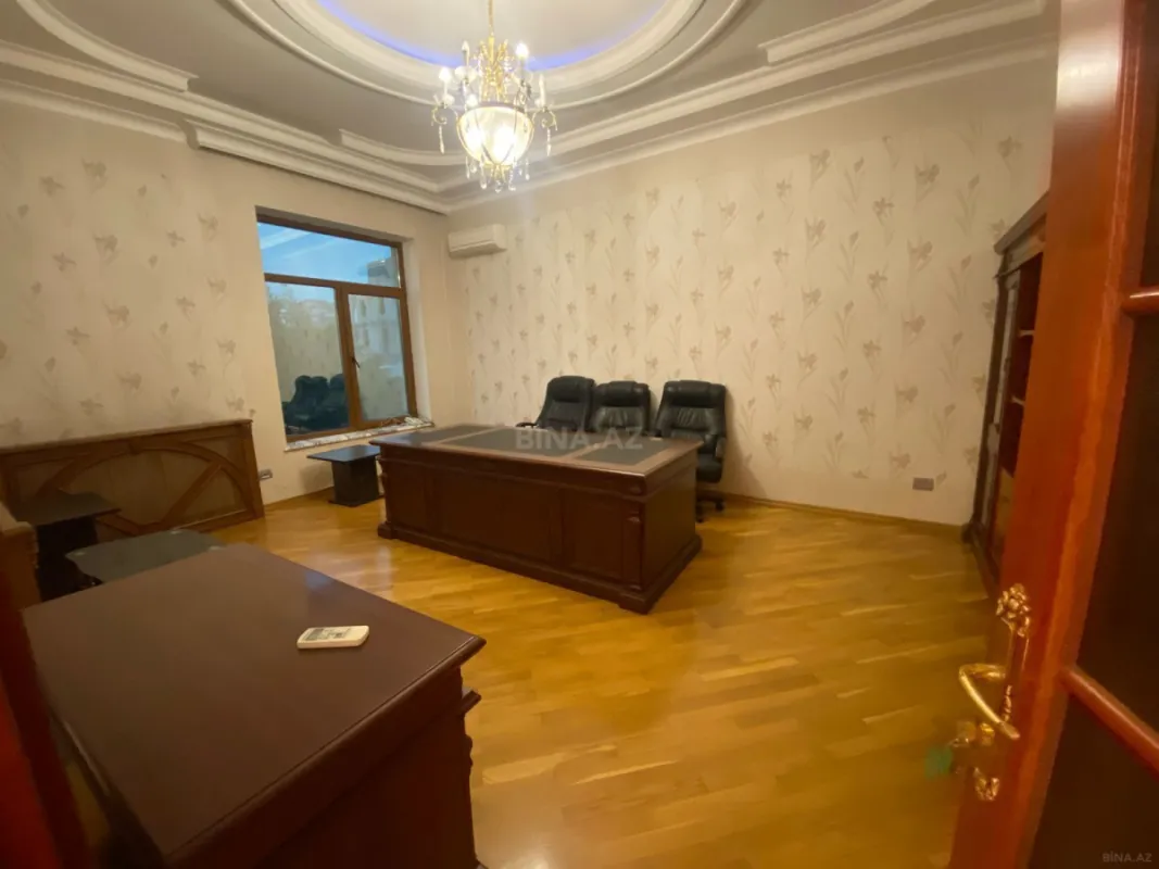 Kirayə verilir 10 otaqlı həyət evi 550 m²