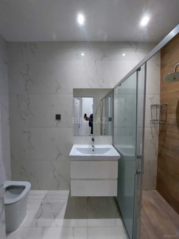 Kirayə verilir 2 otaqlı mənzil 65 m²