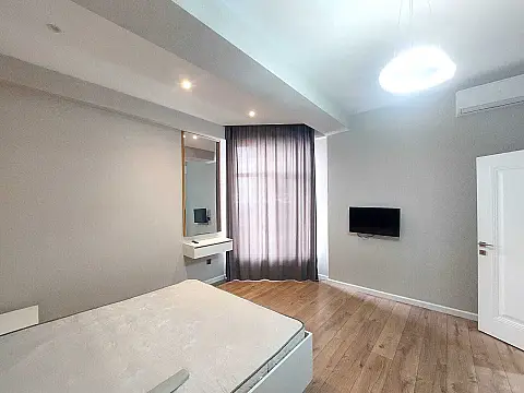 Kirayə verilir 2 otaqlı mənzil 65 m²