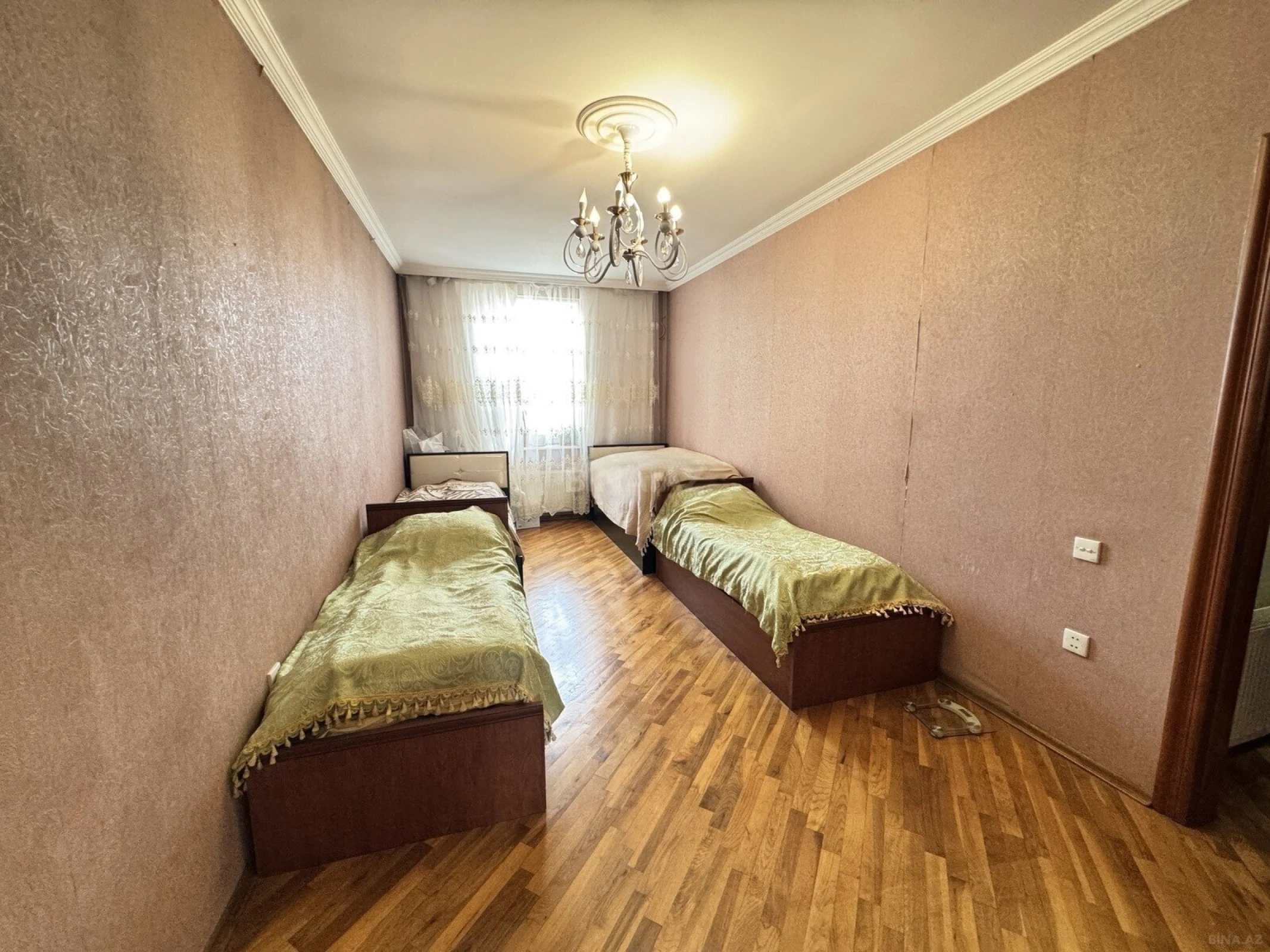 Satılır 2 otaqlı mənzil 94 m²