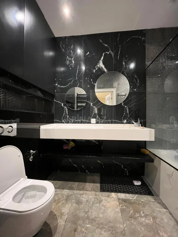 Kirayə verilir 2 otaqlı mənzil 105 m²