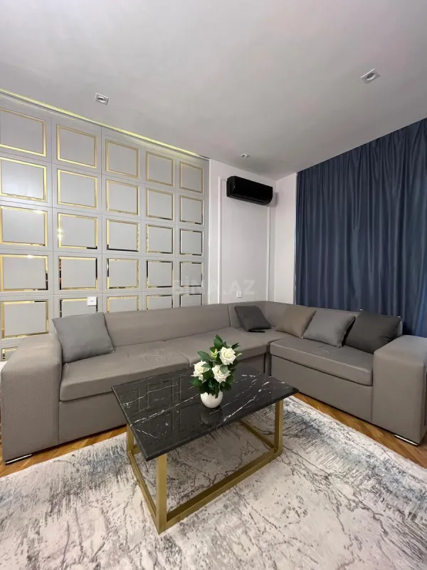 Kirayə verilir 2 otaqlı mənzil 105 m²
