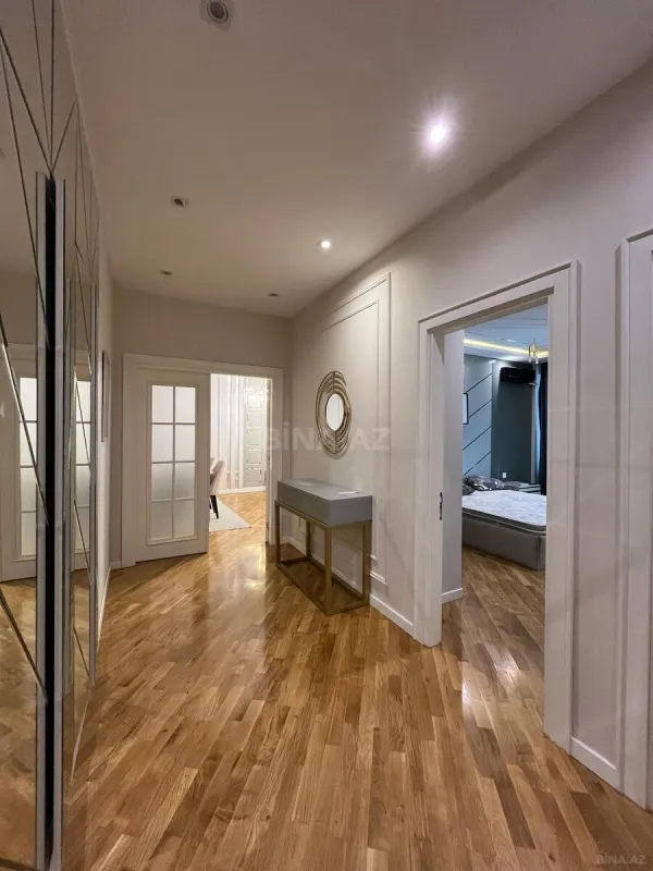 Kirayə verilir 2 otaqlı mənzil 105 m²