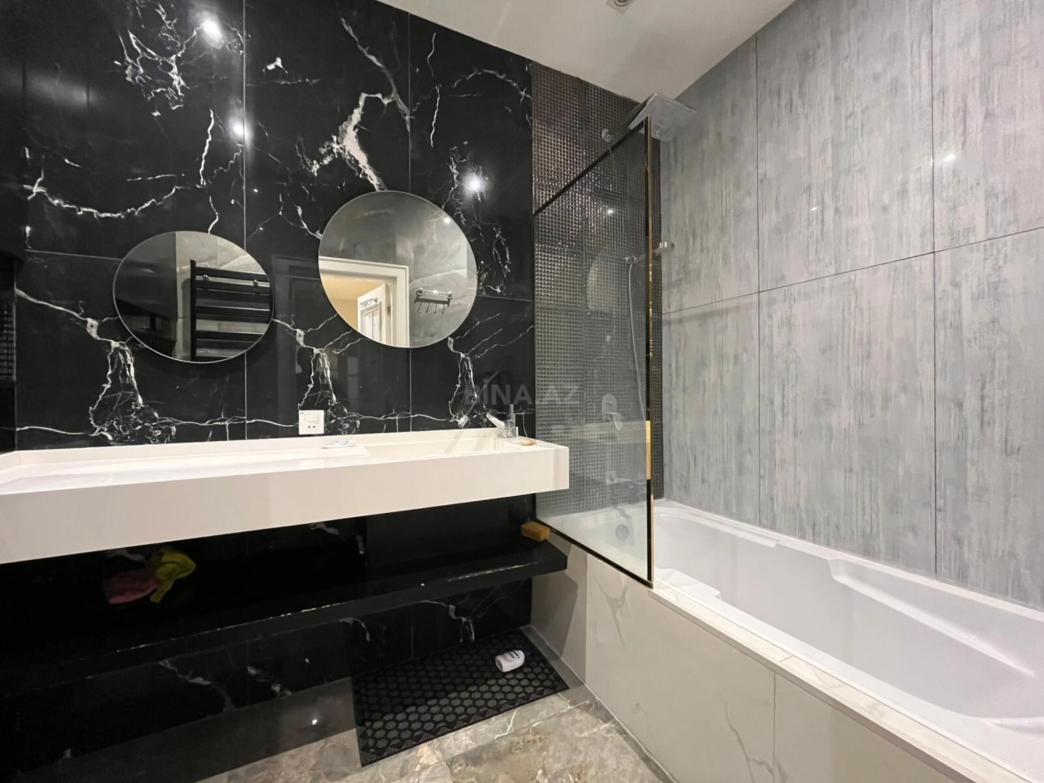 Kirayə verilir 2 otaqlı mənzil 105 m²