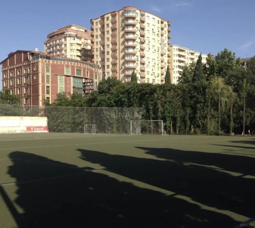 Satılır 4 otaqlı mənzil 171 m²