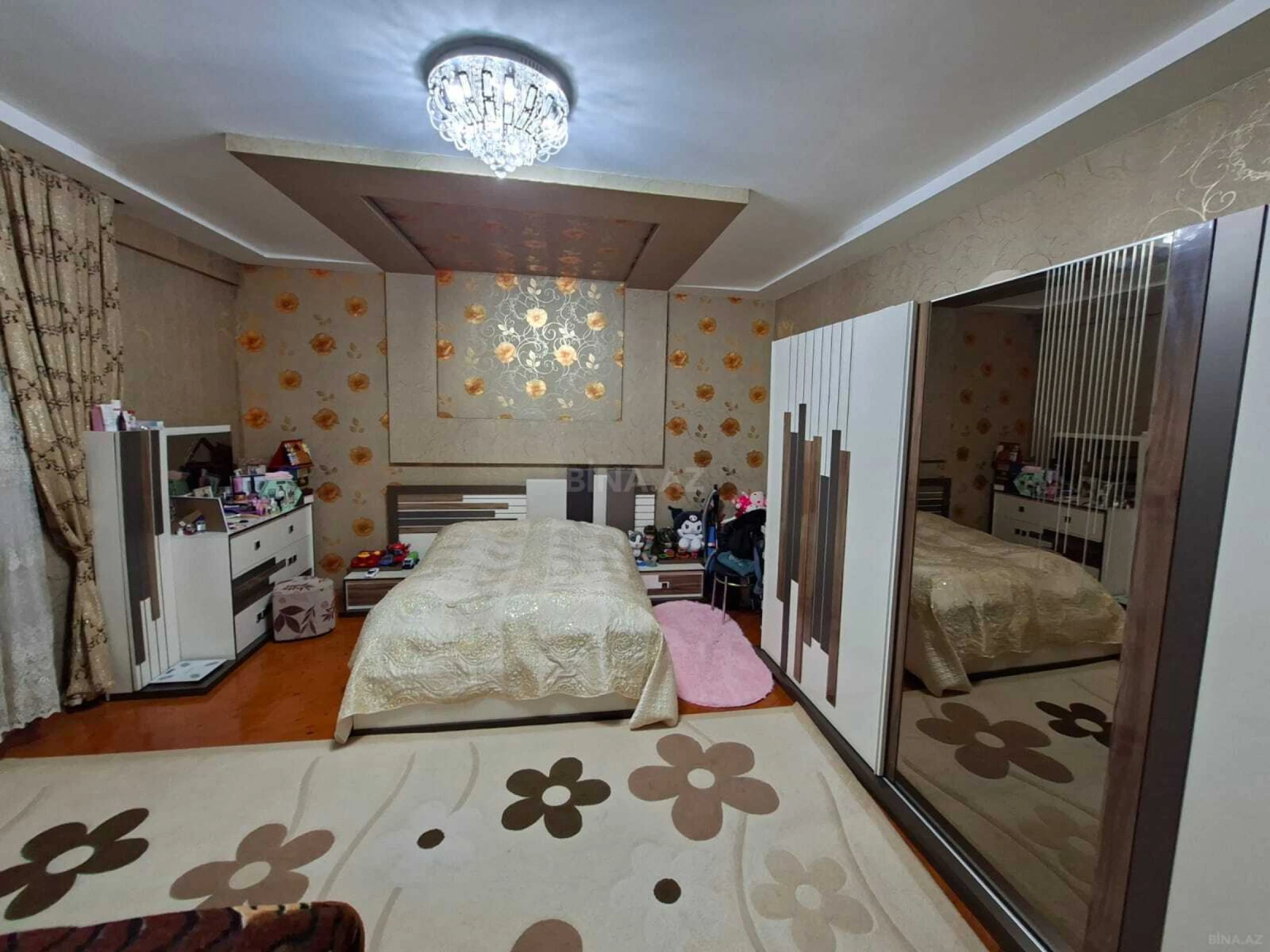 Satılır 2 otaqlı mənzil 74 m²