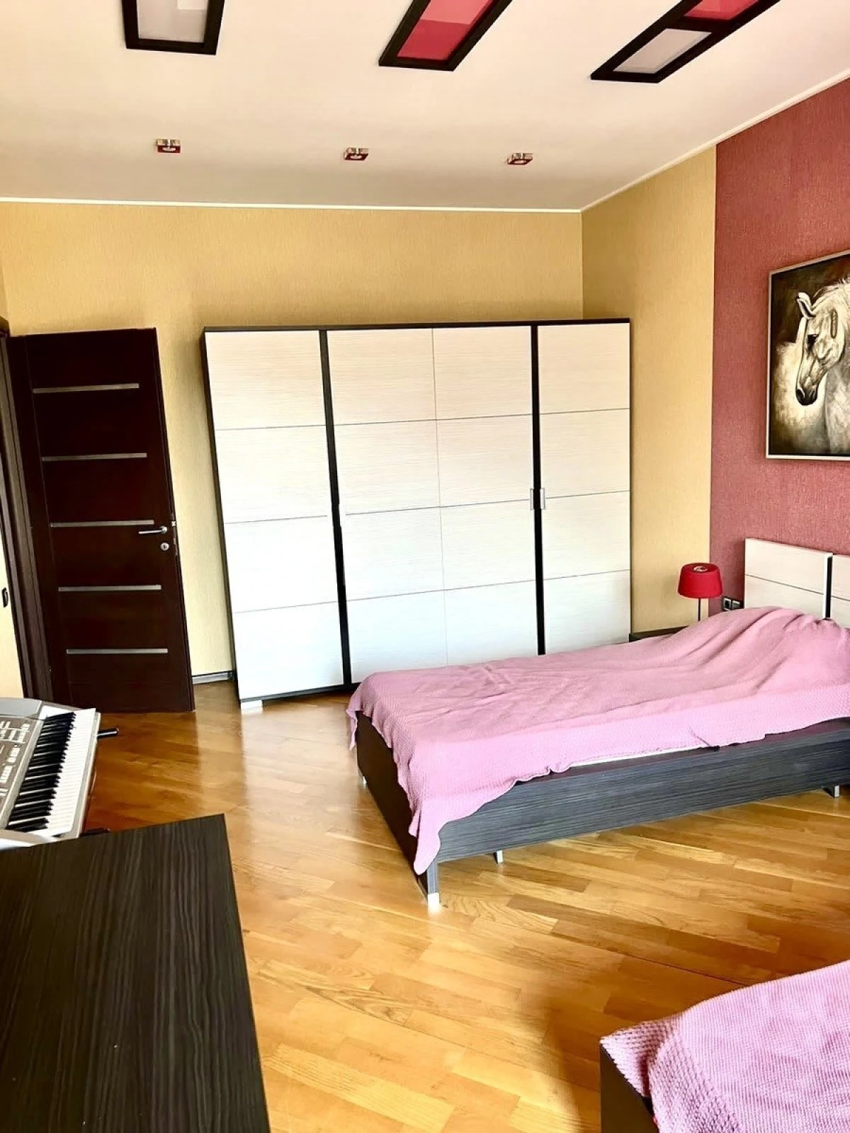 Kirayə verilir 3 otaqlı mənzil 180 m²