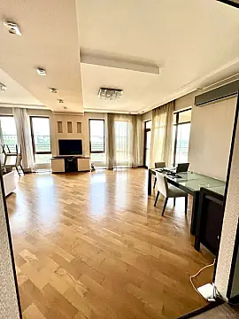 Kirayə verilir 3 otaqlı mənzil 180 m²