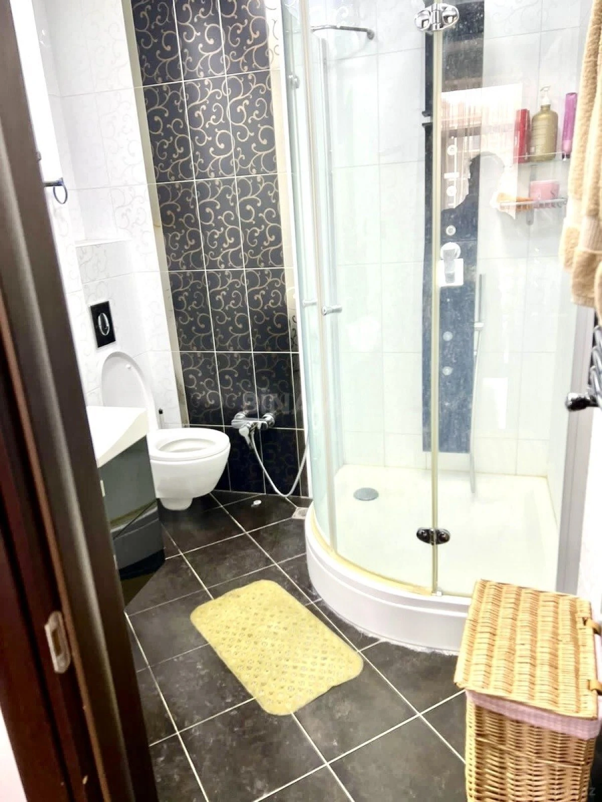 Kirayə verilir 3 otaqlı mənzil 180 m²