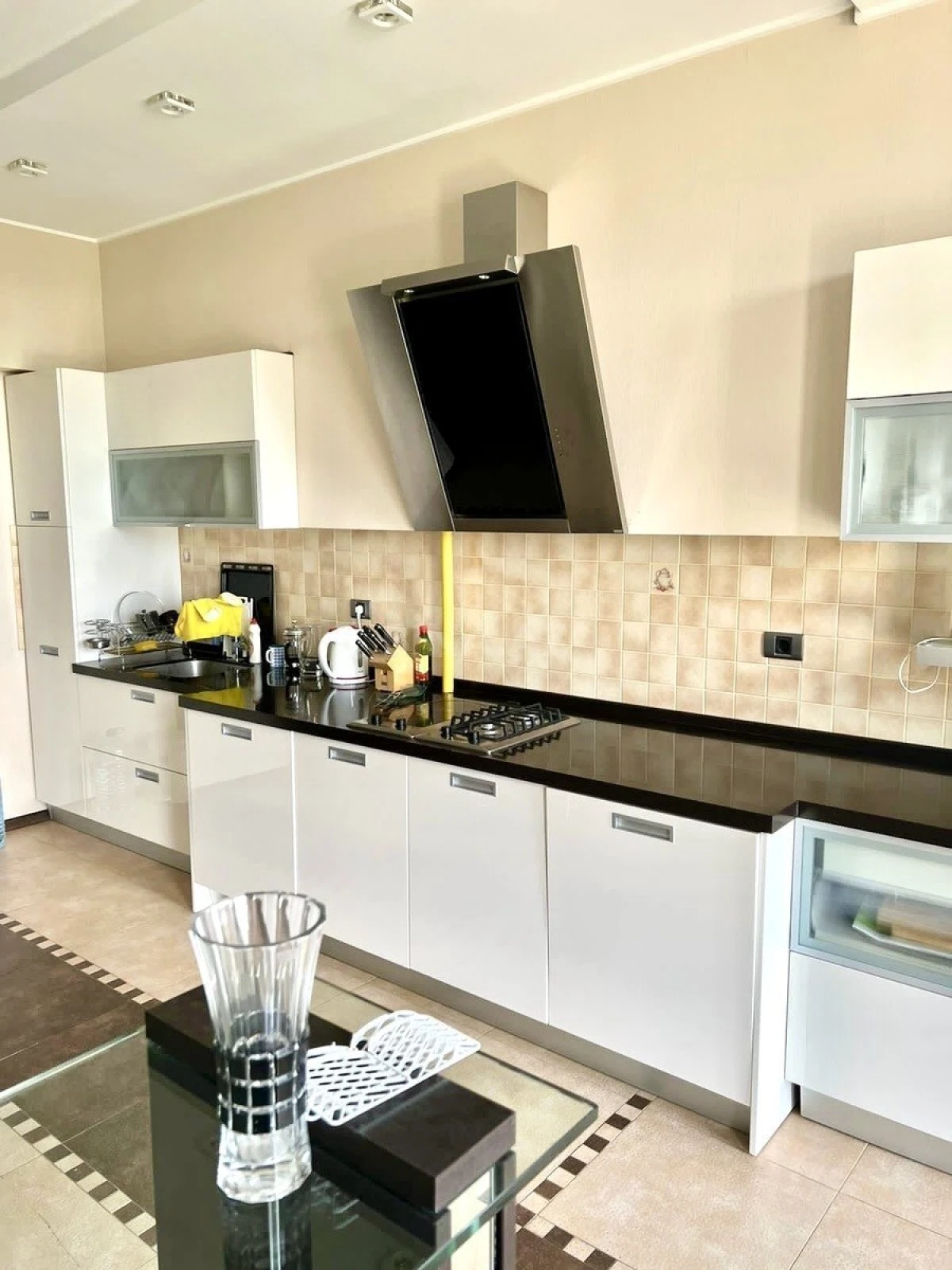 Kirayə verilir 3 otaqlı mənzil 180 m²