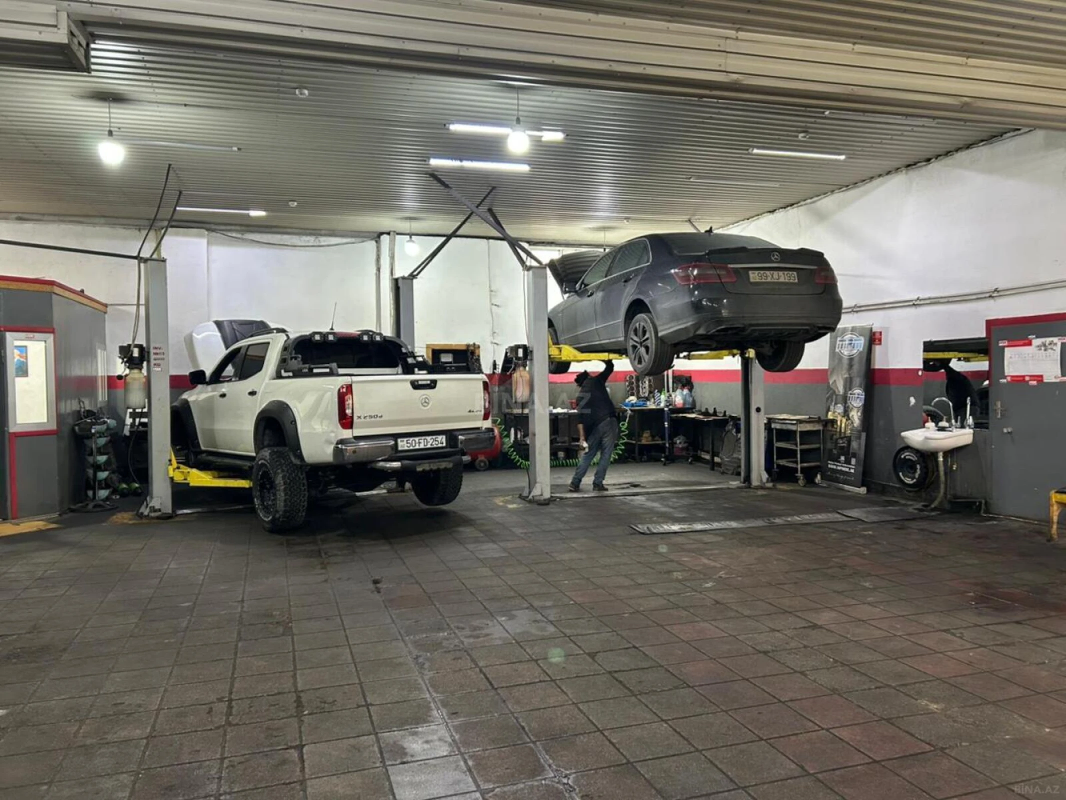 Satılır obyekt 250 m²