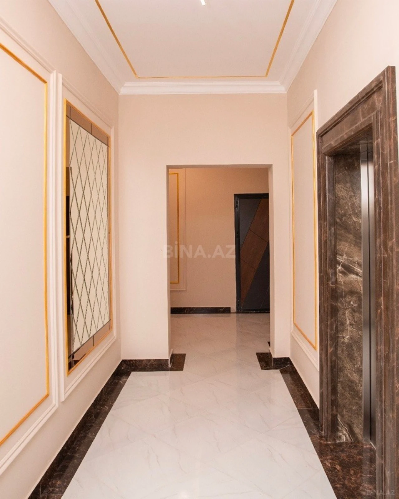 Satılır 4 otaqlı mənzil 220 m²