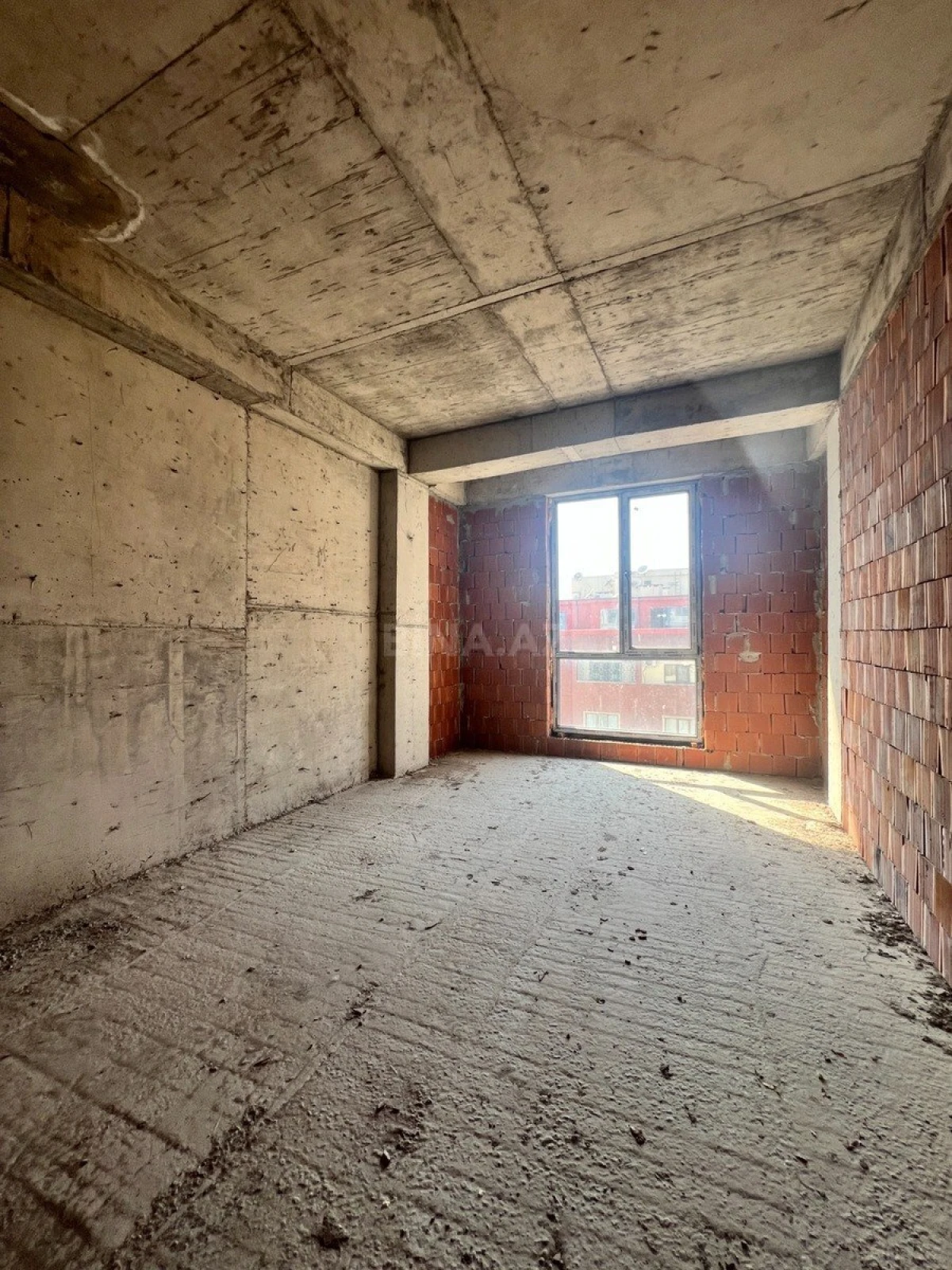 Satılır 4 otaqlı mənzil 220 m²