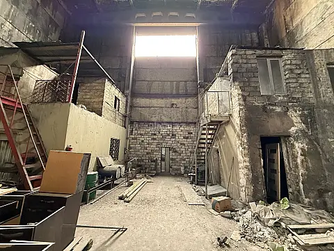 Satılır obyekt 2800 m²