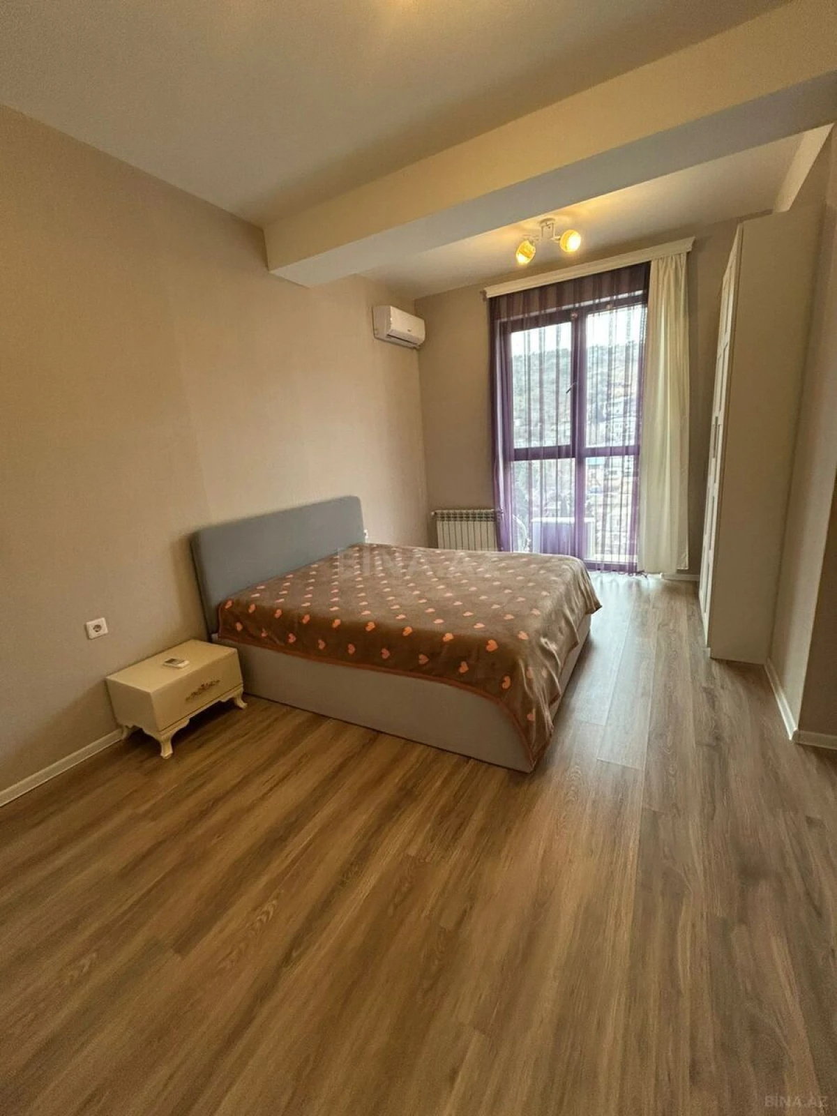 Kirayə verilir 2 otaqlı mənzil 85 m²
