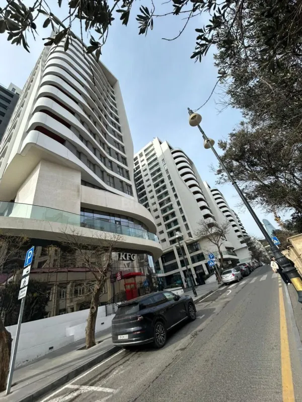 Kirayə verilir 2 otaqlı mənzil 85 m²