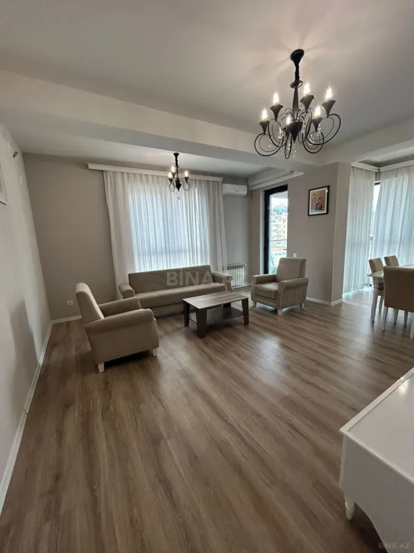 Kirayə verilir 2 otaqlı mənzil 85 m²