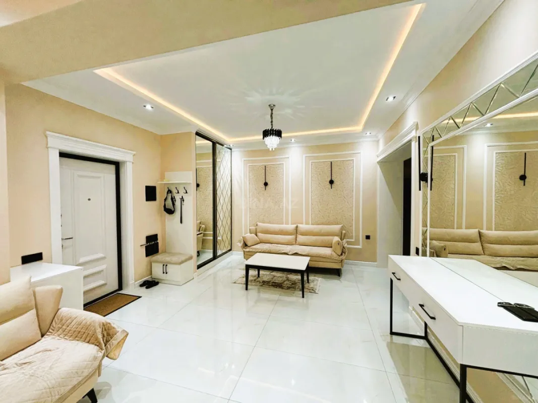 Satılır 4 otaqlı mənzil 167.7 m²