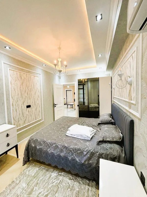 Satılır 4 otaqlı mənzil 167.7 m²