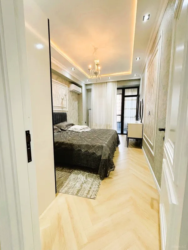 Satılır 4 otaqlı mənzil 167.7 m²