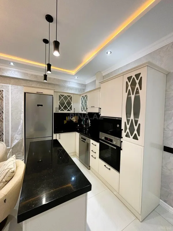 Satılır 4 otaqlı mənzil 167.7 m²