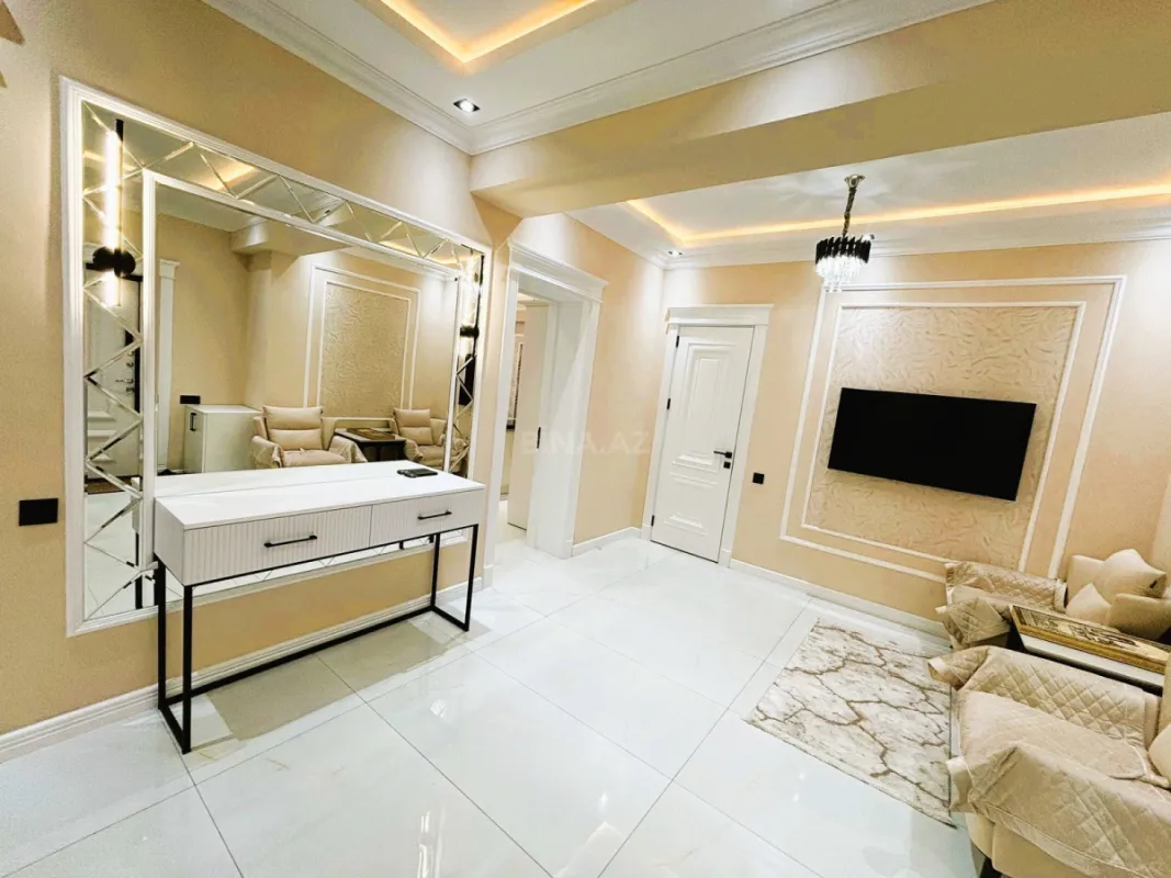 Satılır 4 otaqlı mənzil 167.7 m²