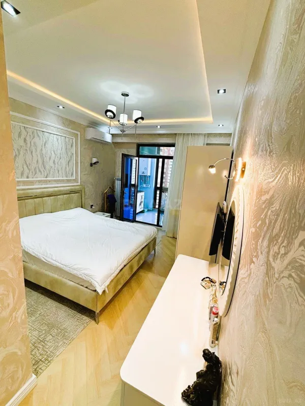 Satılır 4 otaqlı mənzil 167.7 m²