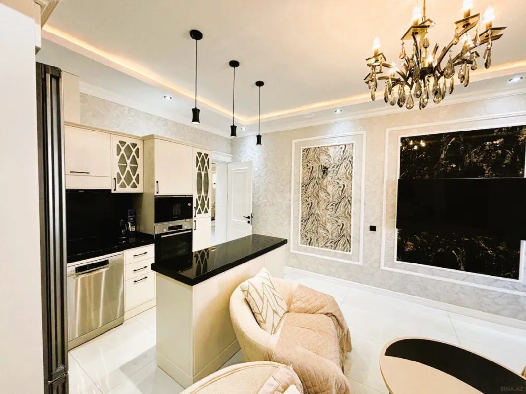 Satılır 4 otaqlı mənzil 167.7 m²