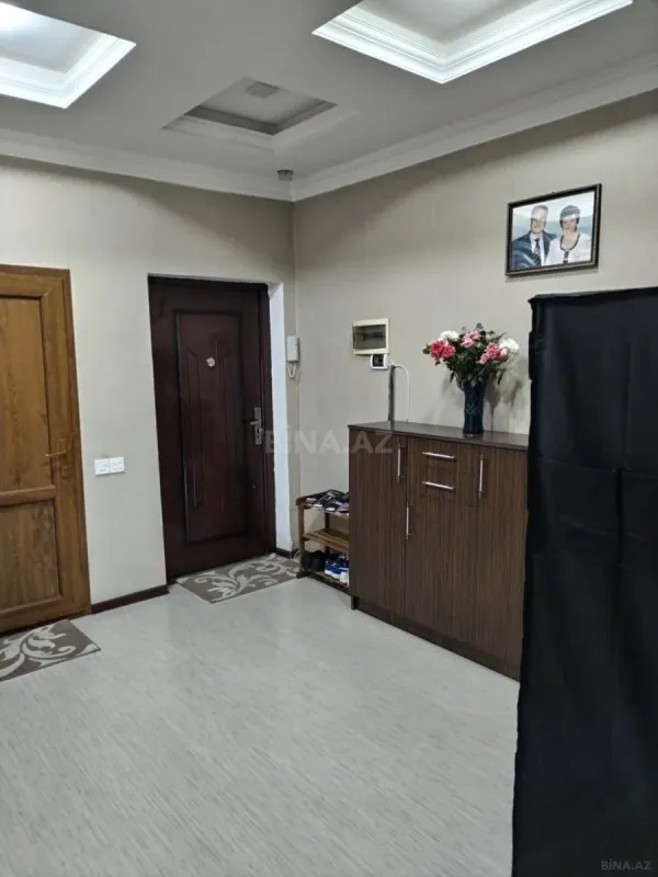 Satılır 3 otaqlı mənzil 108 m²