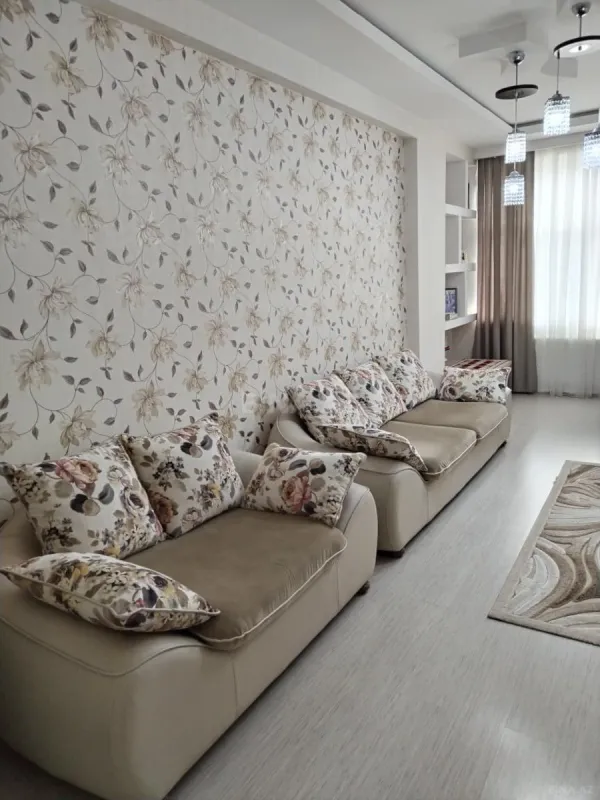 Satılır 3 otaqlı mənzil 108 m²
