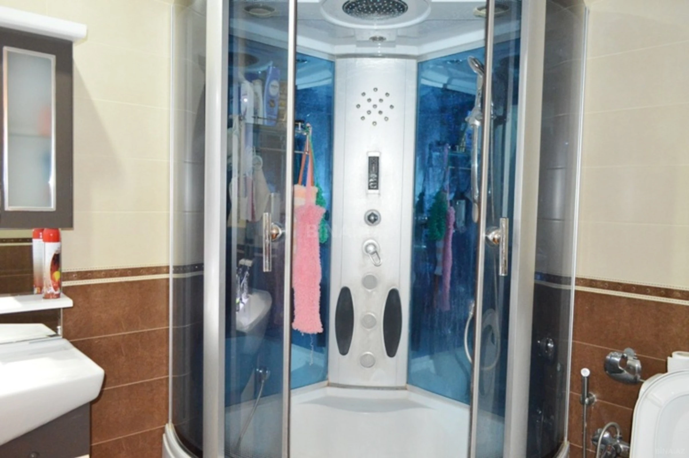 Satılır 4 otaqlı mənzil 156 m²