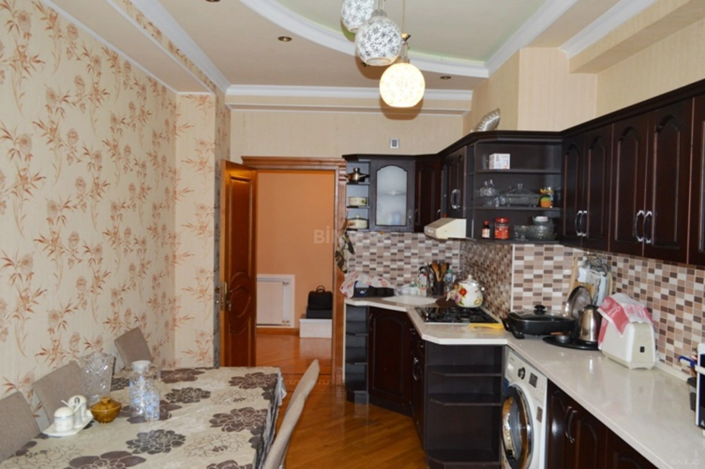 Satılır 4 otaqlı mənzil 156 m²