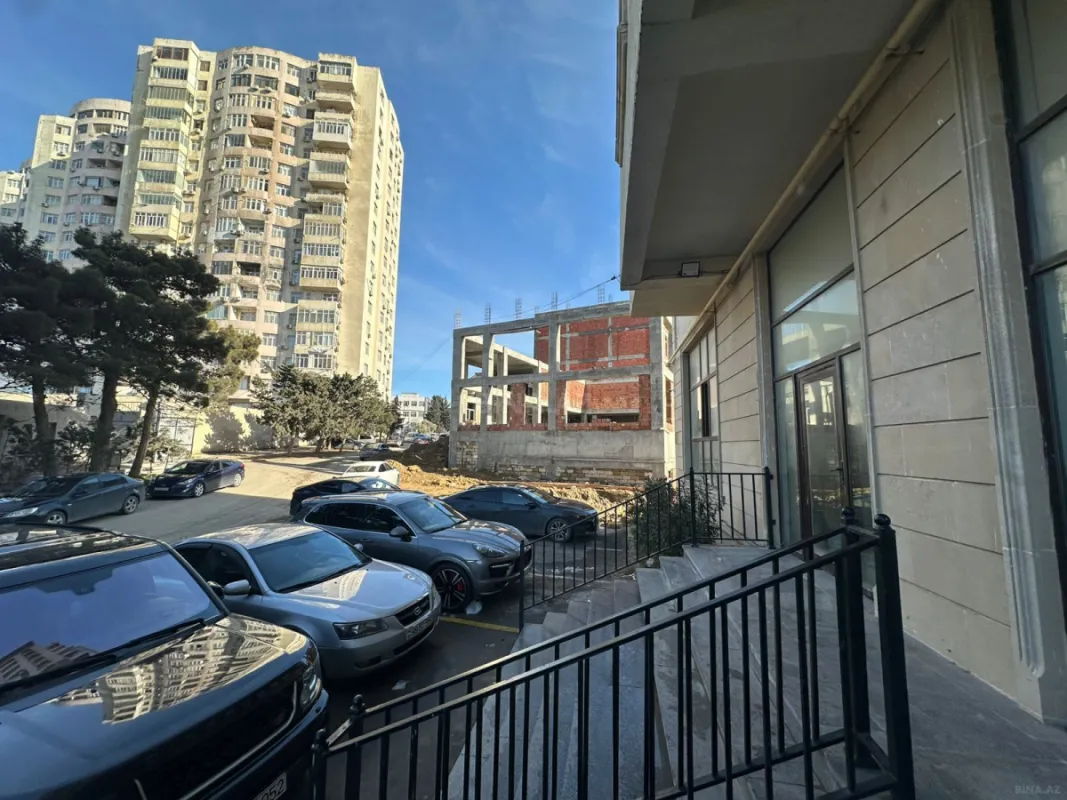 Satılır 3 otaqlı mənzil 147 m²