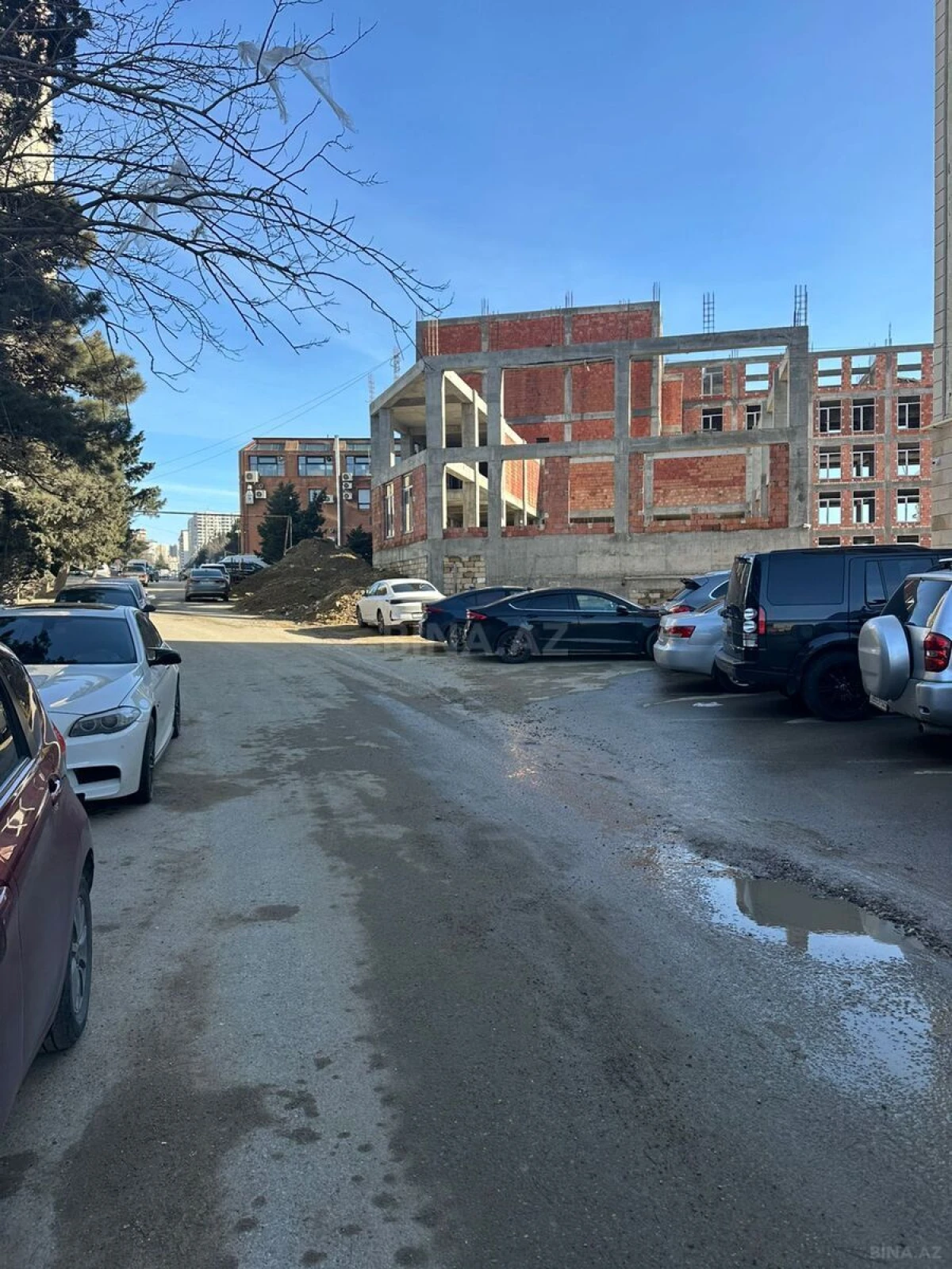 Satılır 3 otaqlı mənzil 147 m²