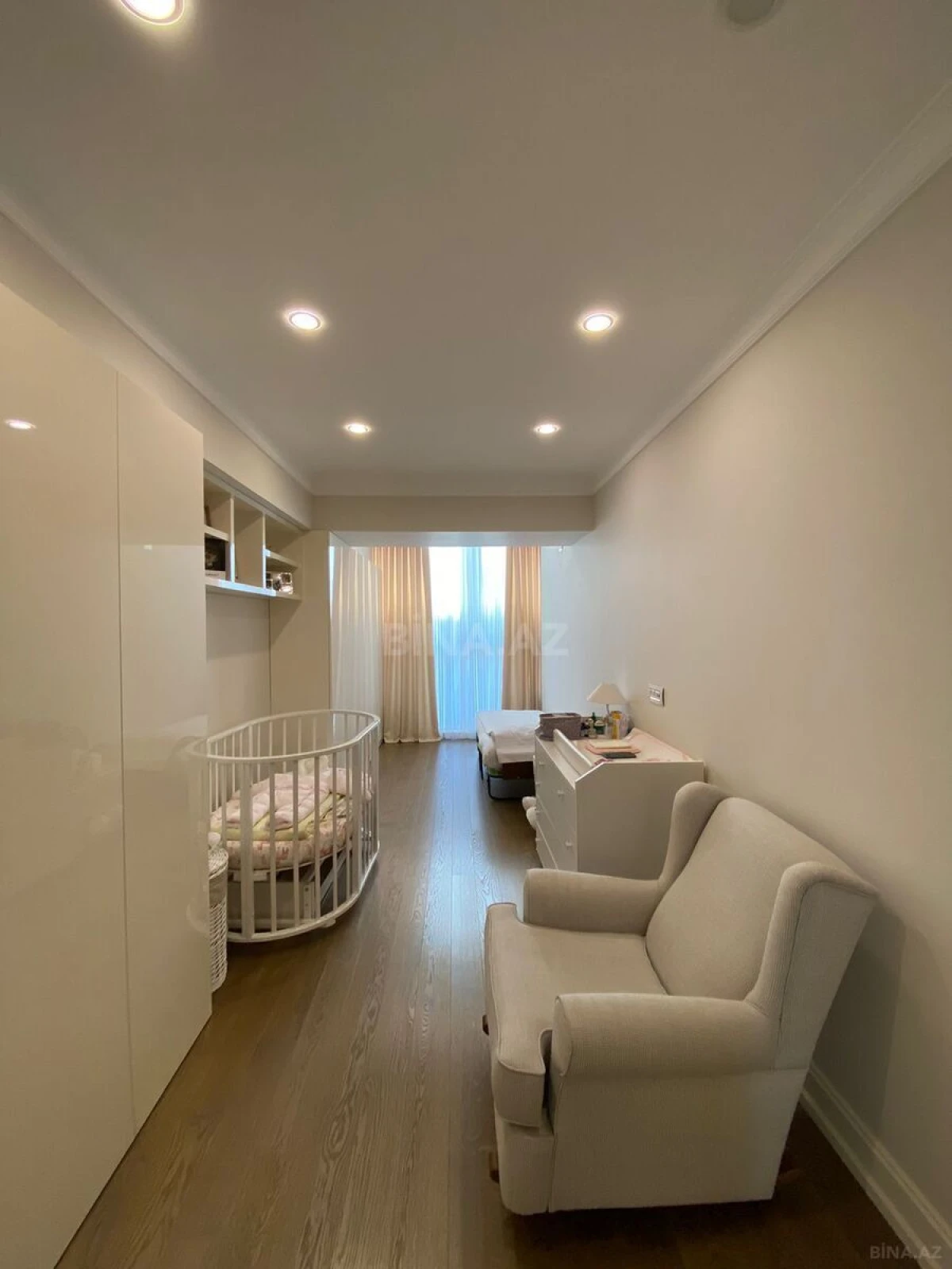 Kirayə verilir 3 otaqlı mənzil 120 m²