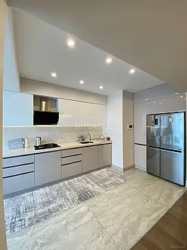 Kirayə verilir 3 otaqlı mənzil 120 m²