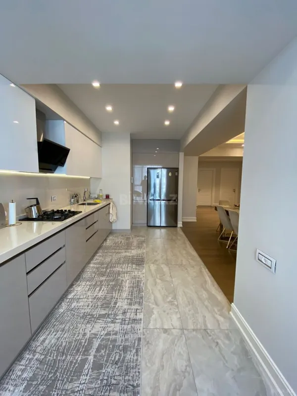 Kirayə verilir 3 otaqlı mənzil 120 m²