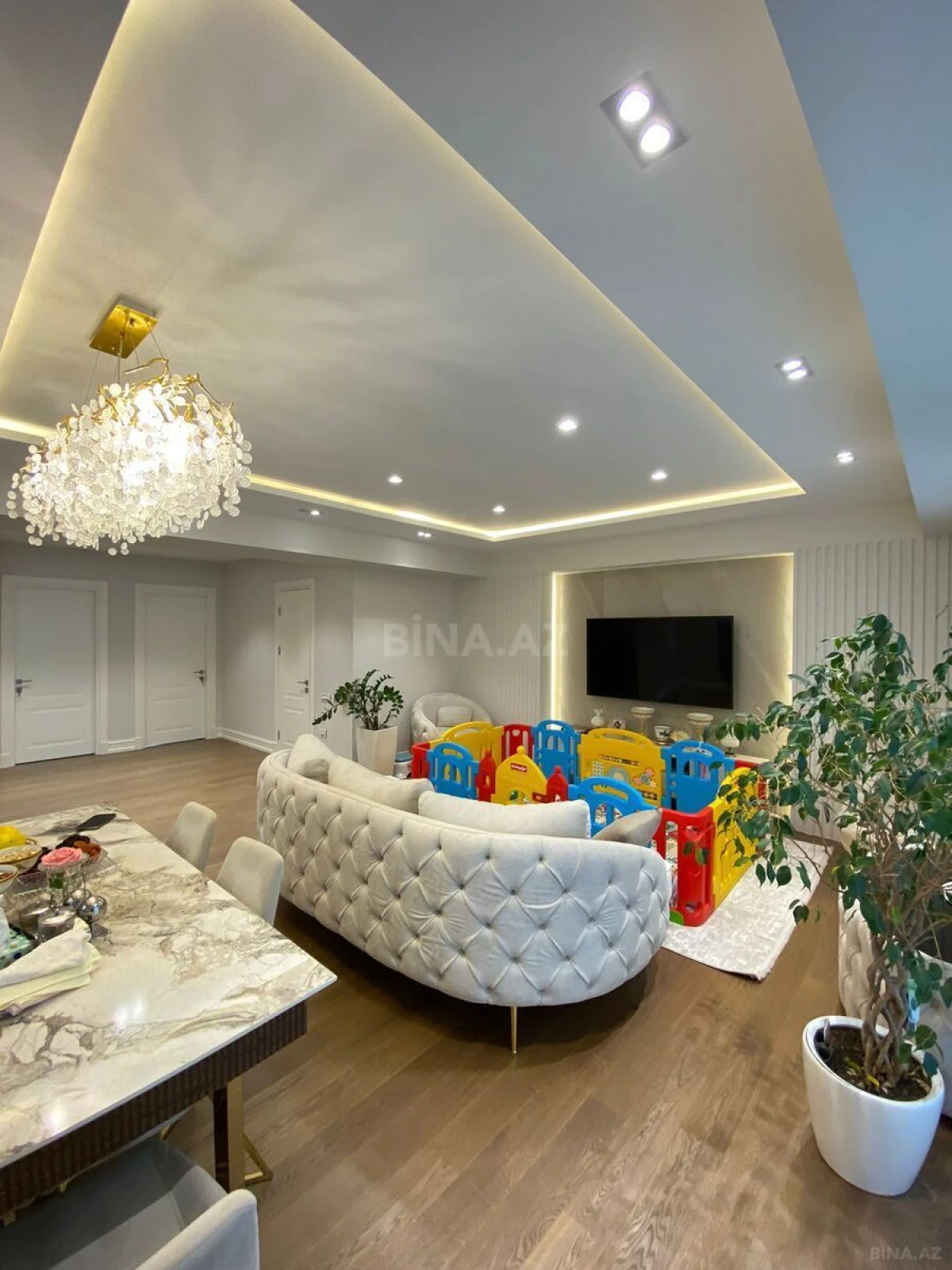 Kirayə verilir 3 otaqlı mənzil 120 m²