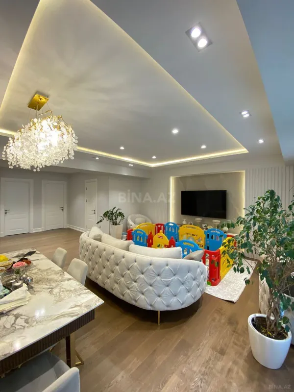 Kirayə verilir 3 otaqlı mənzil 120 m²