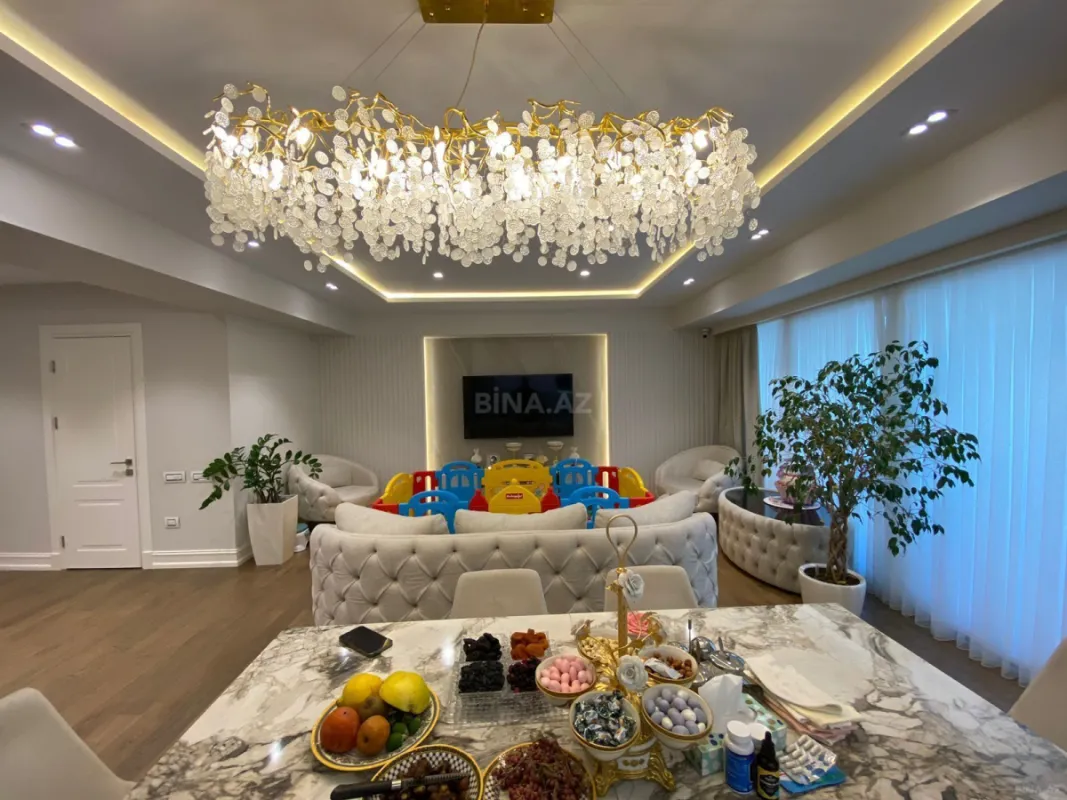 Kirayə verilir 3 otaqlı mənzil 120 m²