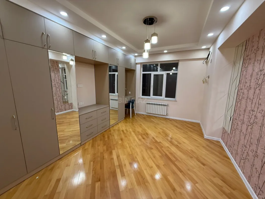 Satılır 3 otaqlı mənzil 120 m²