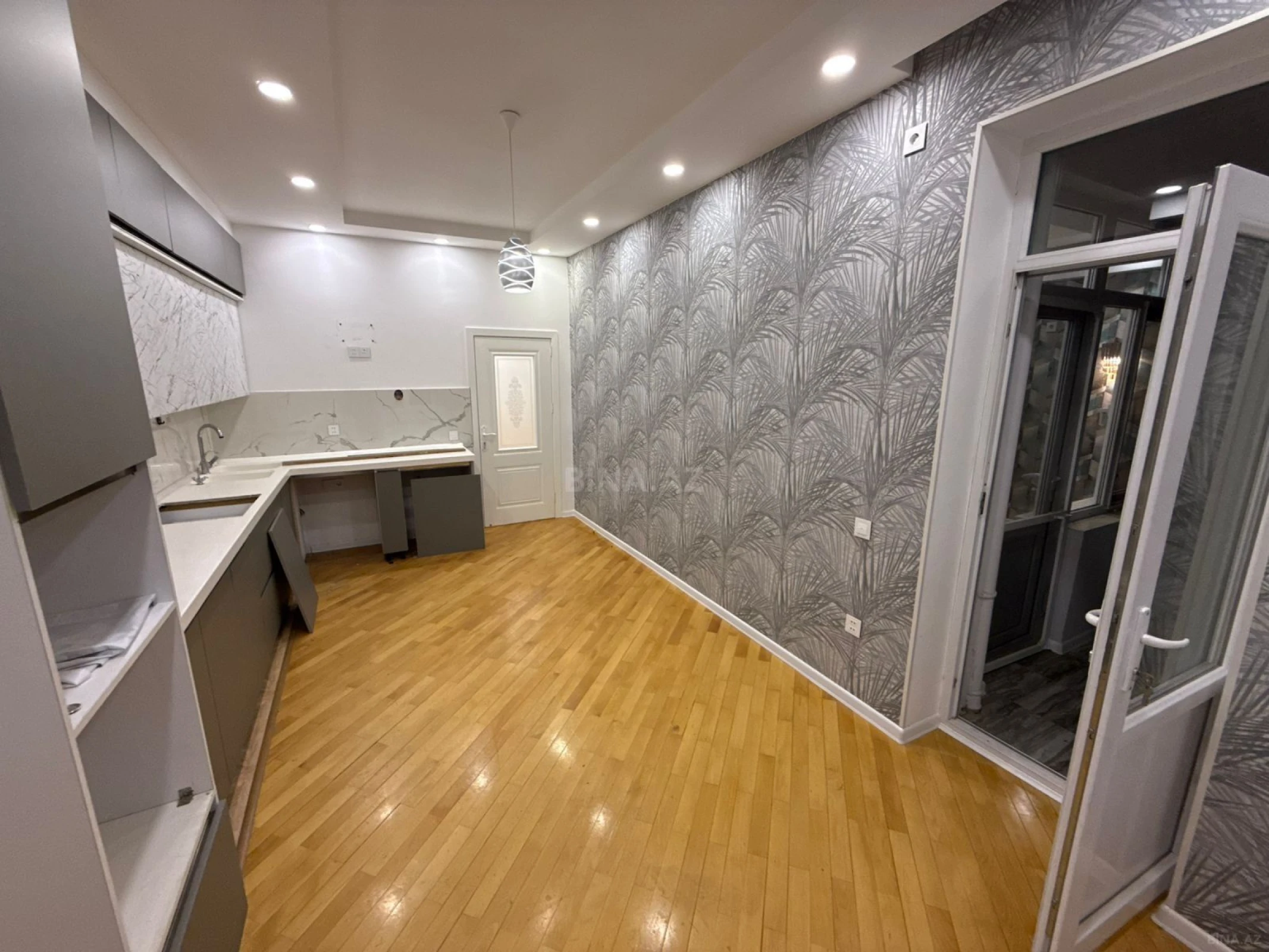 Satılır 3 otaqlı mənzil 120 m²