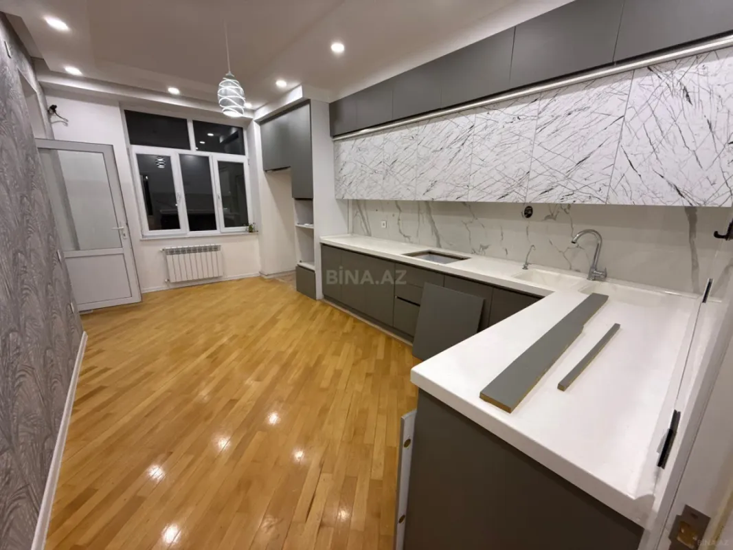 Satılır 3 otaqlı mənzil 120 m²