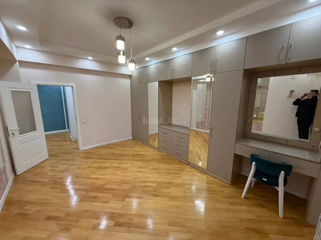 Satılır 3 otaqlı mənzil 120 m²