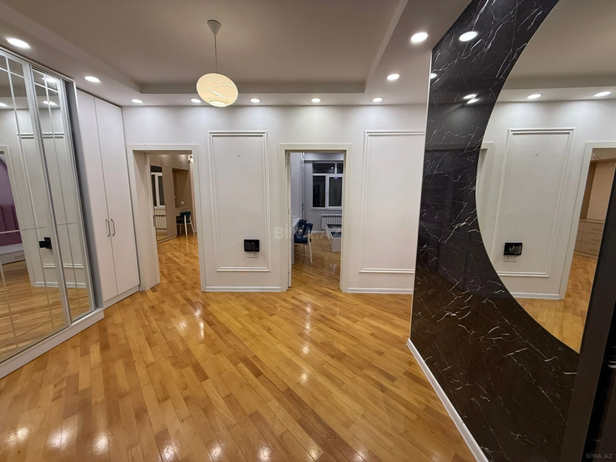 Satılır 3 otaqlı mənzil 120 m²